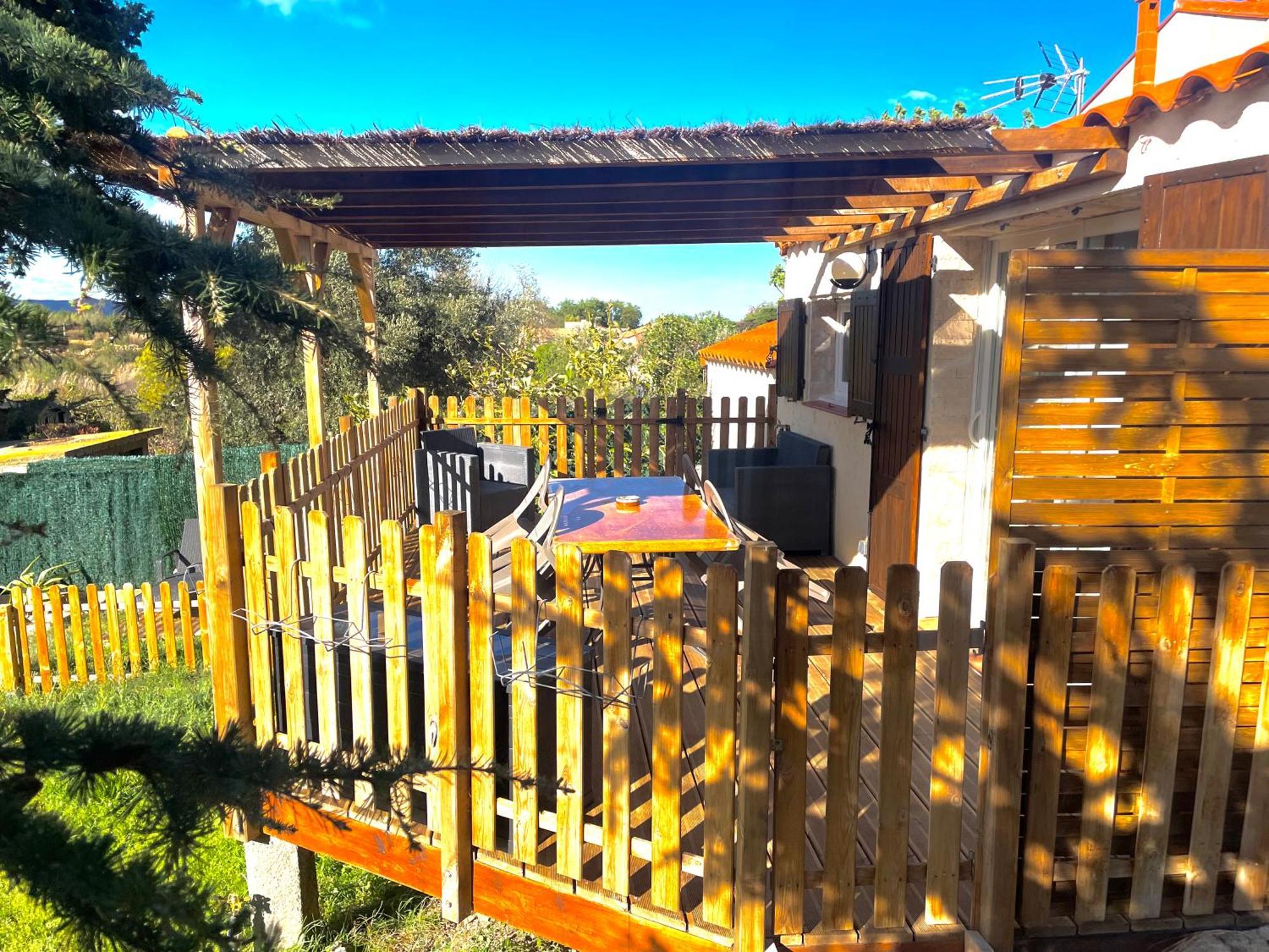 Castelnou Gite De L'Auxineill מראה חיצוני תמונה